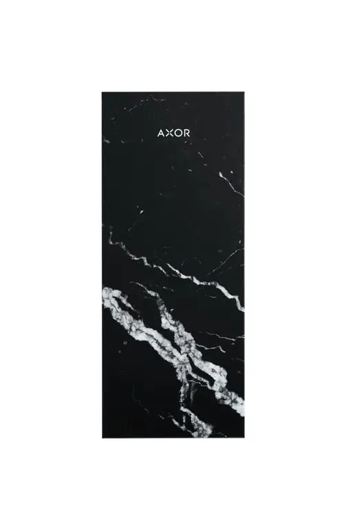 Schwarze Marmorplatte mit weißen Aderungen, dekorativ angeordnet. Oberseite glatte Oberfläche. Logo von AXOR in der oberen Mitte.
